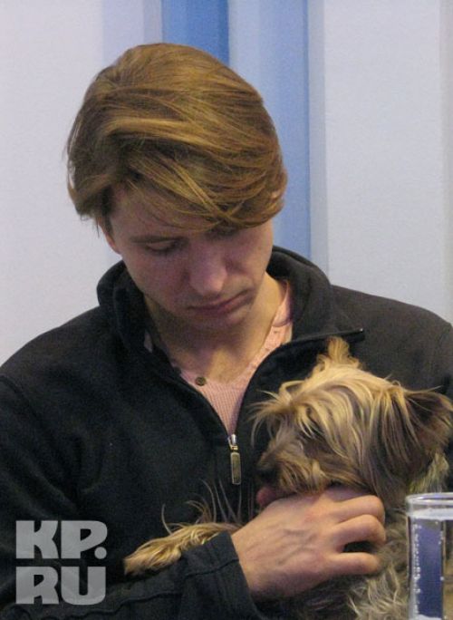 Сам спортсмен морозов не боится, но переживает за свою собачку Сам спортсмен морозов не боится, но переживает за свою собачку