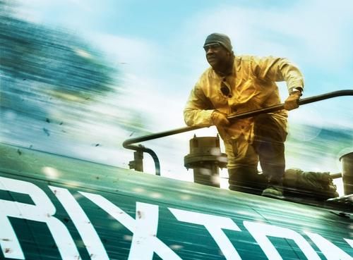 Кадр из фильма &laquo;Неуправляемый&raquo; 