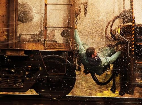 Кадр из фильма &laquo;Неуправляемый&raquo;