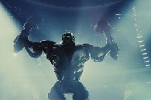 Кадр из фильма &laquo;Живая сталь&raquo;