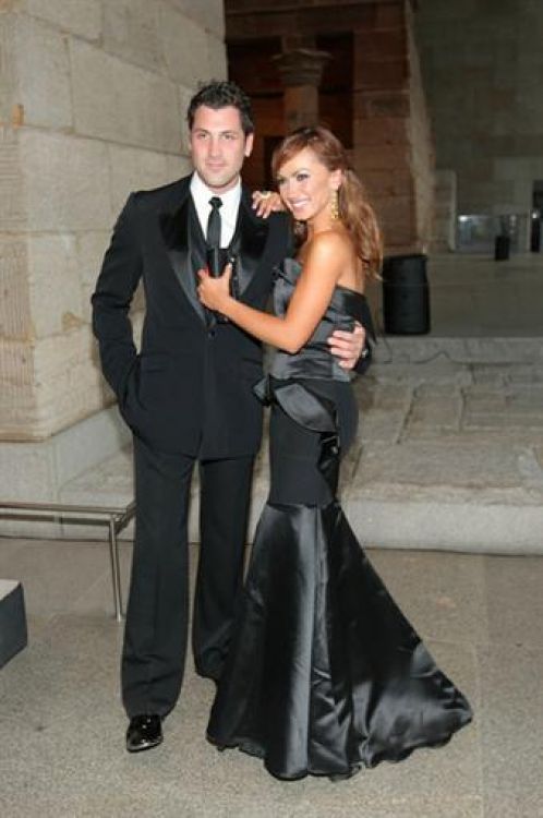 Карина уехала из Украины раньше, чем Максим