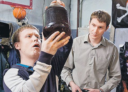 К уже знакомым зрителям уральским парням приедет не менее реальный пацан из самой Москвы.