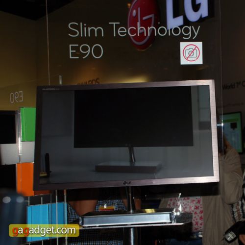 LG_E90_02.jpg