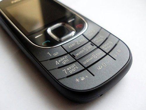 Nokia 2323 - качественная бюджетная трубка
