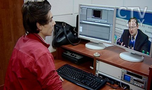 Фото. Монтажер телеканала СТВ