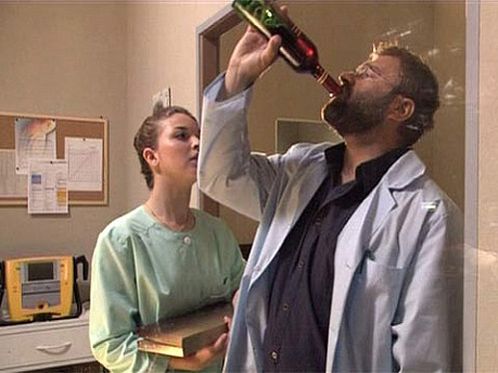 Геннадий Тырса не прочь залить за воротник. Зато никто не обвинит в наркомании, как Хауса!