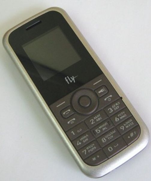 2x2: Сравнительный обзор Fly DS100 и Philips X100