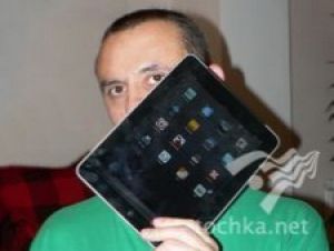 Apple iPad 2: «поміркуємо на трьох»