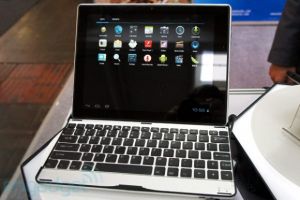 CeBIT 2012: планшет Yitoa M9704 с чехлом-клавиатурой по цене $120