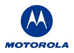 Бюджетный Motorola Motokey EX117 с QWERTY и тремя SIM-картами