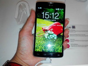 Анонсирован доступный смартфон LG L80 с Android 4.4