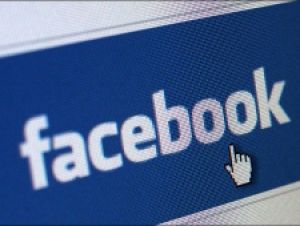 В Facebook появился групповой чат