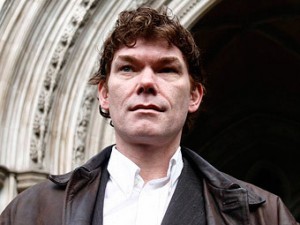 Великобритания отказалась выдать США взломщика компьютеров Пентагона