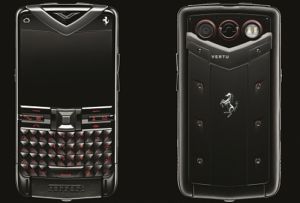 Новый смартфон Vertu Constellation Quest Ferrari с QWERTY, официально