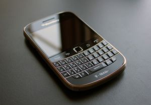 Первый BlackBerry 10 смартфон с тачскрином и QWERTY клавиатурой появится лишь в декабре