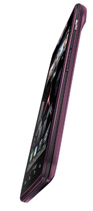 CES 2012: фиолетовый Motorola DROID RAZR и долгоиграющий DROID RAZR MAXX