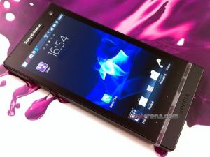 Будущий флагман Sony Ericsson Xperia Arc HD на новых фото и в подробностях