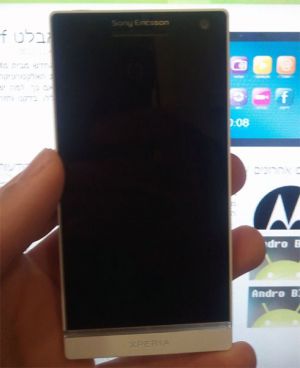 Sony Ericsson Xperia Nozomi LT26i с двухъядерным процессором на фото