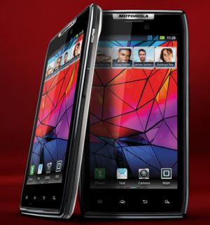 Смартфон Motorola Droid RAZR: защита от брызг, кевлар и 7.1 мм толщины