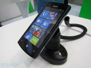 Cмартфон Acer W4 будет работать на Windows Phone 7.1 (Mango)