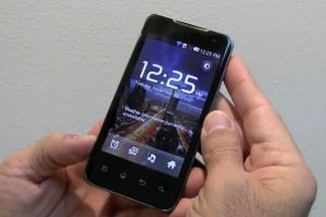 LG Star на видео: дизайн от Motorola, имя от Samsung