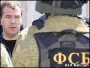 Медведев приказал создать секретные мобильники для спецслужб