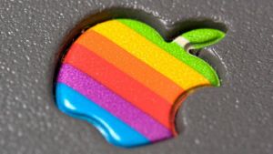 Apple подала в суд на Nokia в Великобритании