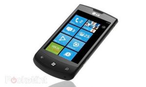 LG Optimus 7: первый официальный смартфон на базе Windows Phone 7