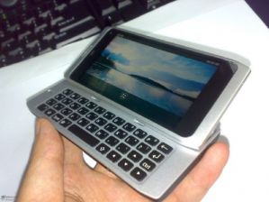 "Шпионские" фото Nokia N9 - большой экран, QWERTY-клавиатура, ОС MeeGo "Шпионские" фото Nokia N9 - большой экран, QWERTY-клавиатура, ОС MeeGo