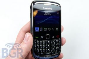Галерея фотографий BlackBerry Curve 9300 в высоком качестве