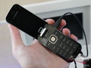 Стильная «раскладушка» Samsung S5150 Olivia