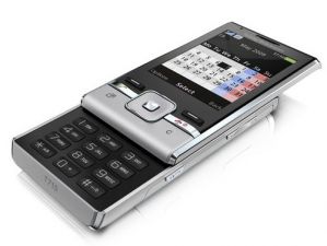 Sony Ericsson T715 - компактный слайдер