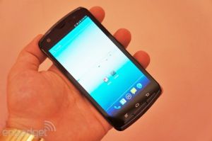 MWC 2012: четырехъядерный смартфон Fujitsu с 13,1-Мп, подробности