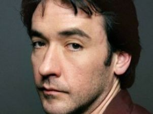 Джон Кьюсак станет кумиром Эммы Робертс