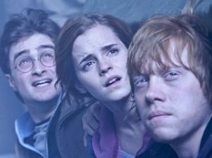 Финал "поттерианы" назван лучшим фильмом 2011 года