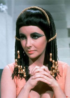 Линдси Лохан предложена роль Элизабет Тейлор