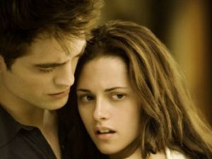 Четвертые "Сумерки" возглавили североамериканский кинопрокат