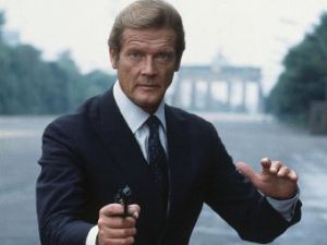 Роджер Мур раскритиковал новые фильмы о Джеймсе Бонде