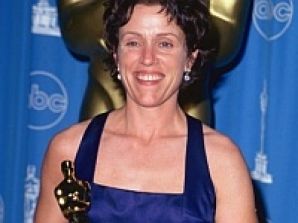 Актриса требует у IMDb миллион долларов за свой возраст