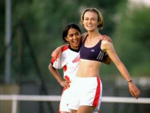 Фильм "Играй как Бекхэм" станет мюзиклом