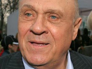 Владимир Меньшов выступил против выдвижения Михалкова на "Оскар"