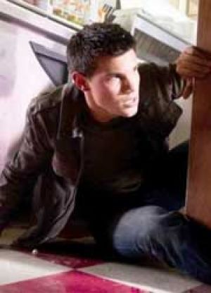 Тейлора Лотнера позовут в сиквел "Неудержимых"