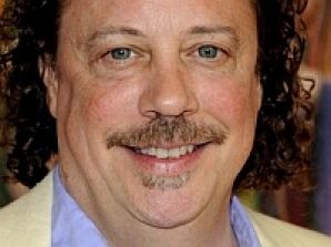 «Короткое замыкание» досталось режиссеру «Бунта ушастых»