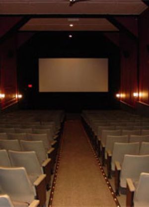 Киномеханики лишают зрителей света