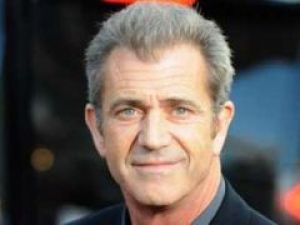 Мел Гибсон пытается реабилитироваться в глазах поклонников