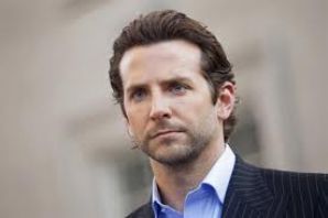 Брэдли Купера рвут на части