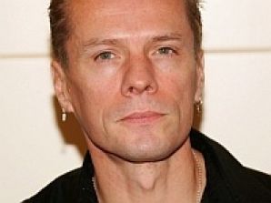 Ларри Маллен меняет профессию: ударник U2 снимется в кино