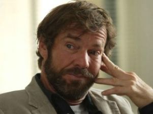 Деннис Куэйд присоединился к Джессике Бил и Уме Турман