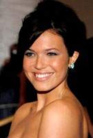 Мэнди Мур и Родриго Санторо снимутся в новом фильме Криса Спарлинга