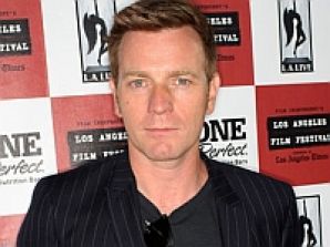 Юэн МакГрегор поможет Николасу Холту убивать великанов